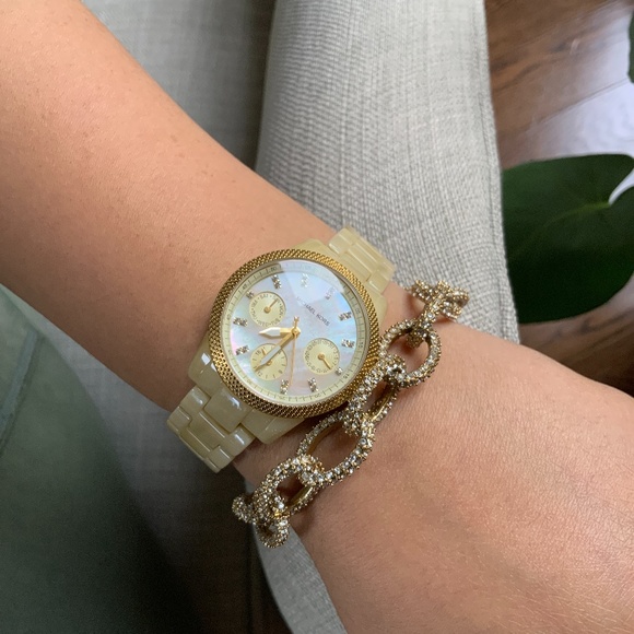 Watch - MICHAEL KORS Watch Ivory Toned Plastic Resin. No box. - Picture 4 of 6